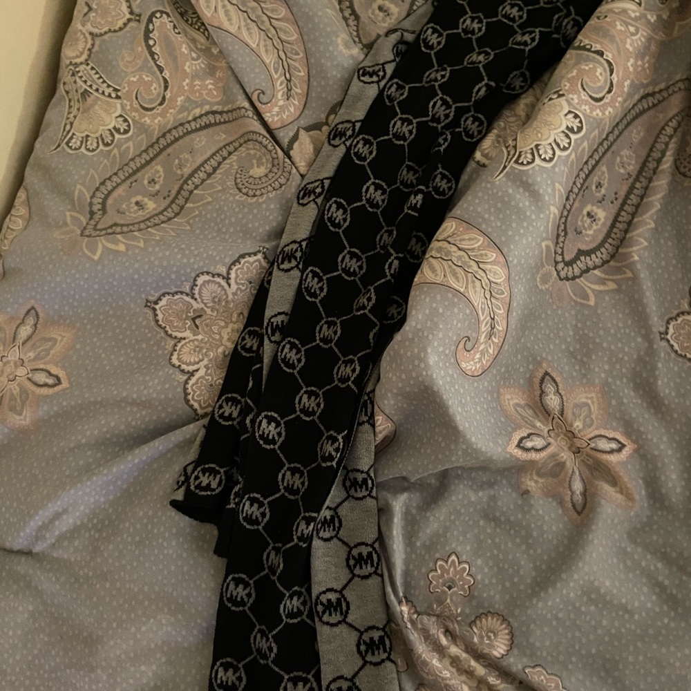 MK scarf
